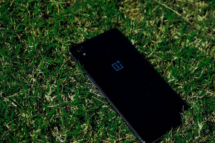 Kradzież telefonu – jak odzyskać dane i zablokować dostępy?
